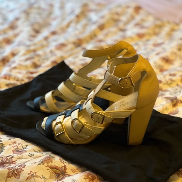 CHANEL
Beige/Black Leather Open-Toe Buckle Sandals - Picture 4 of 5